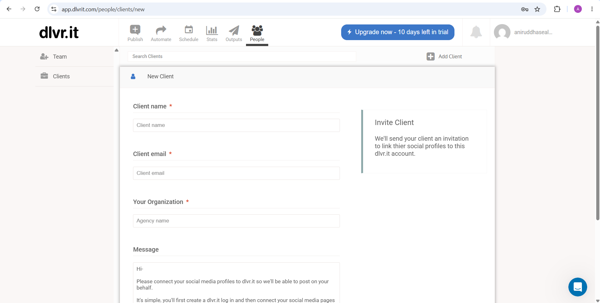 dlvr.it New Client invitation form asking the client to link their social profiles